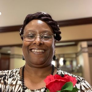 Meet your Posher, Zina